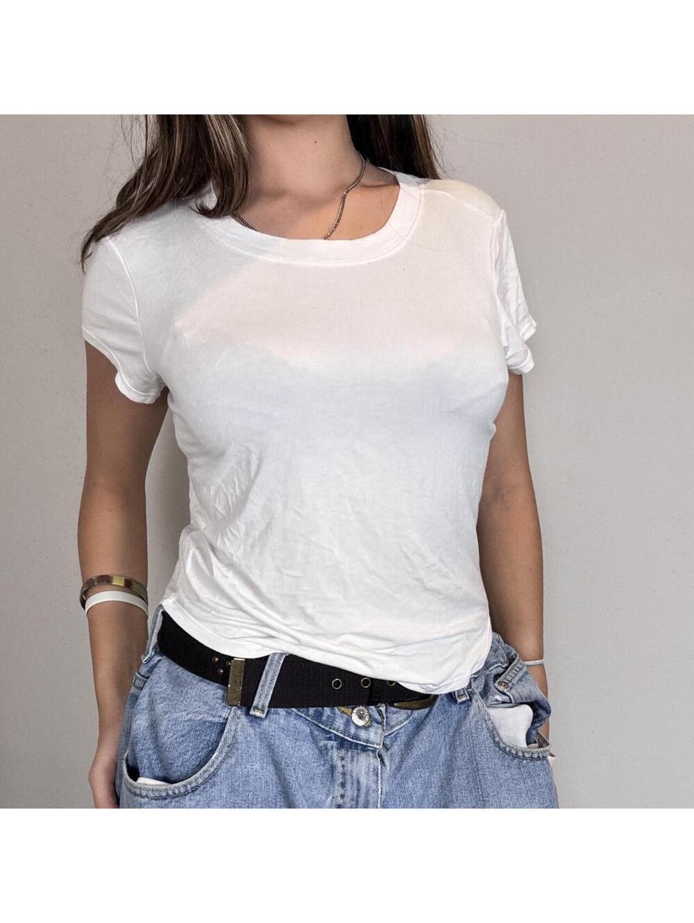 White cropped baby tee shirt!! Sincerely Jules size medium. Slightly sheer